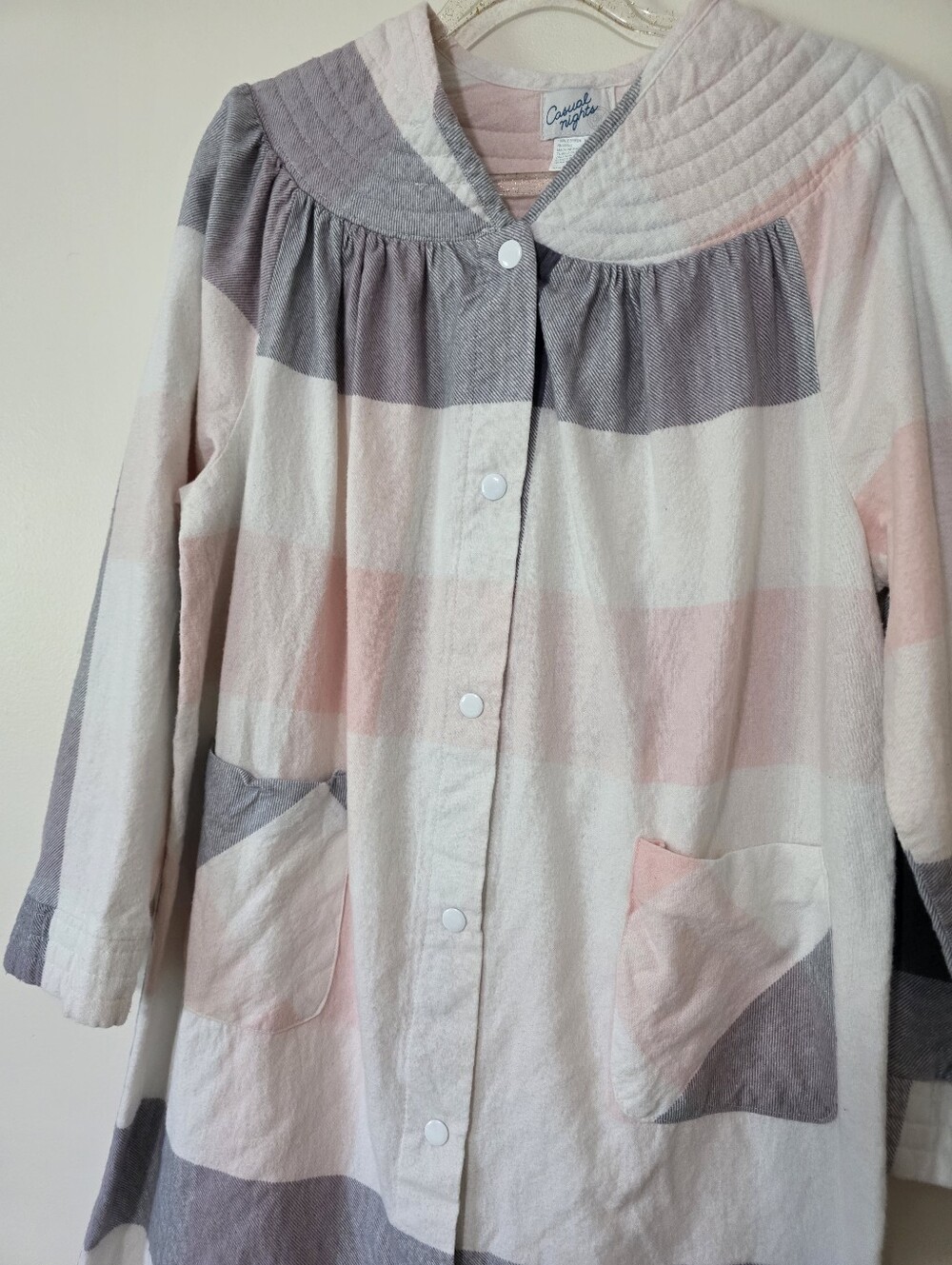 Casual Nights Cotton Flannel Robe Snap Closure Cottagecore Grandmacore Small